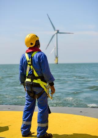 Expert in operation on an offshore wind